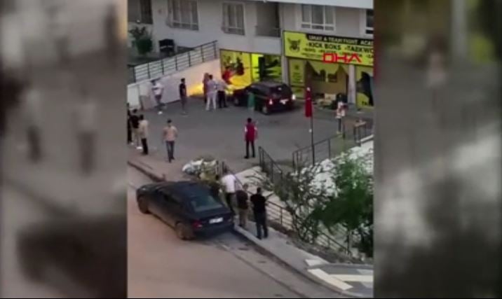 kiz-ogrencisinitacizle-suclanan-taekwondo-hocasi-darbedildi-o-anlar-kamerada-yenicag7.jpg