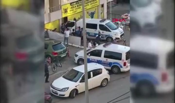 kiz-ogrencisinitacizle-suclanan-taekwondo-hocasi-darbedildi-o-anlar-kamerada-yenicag10.jpg