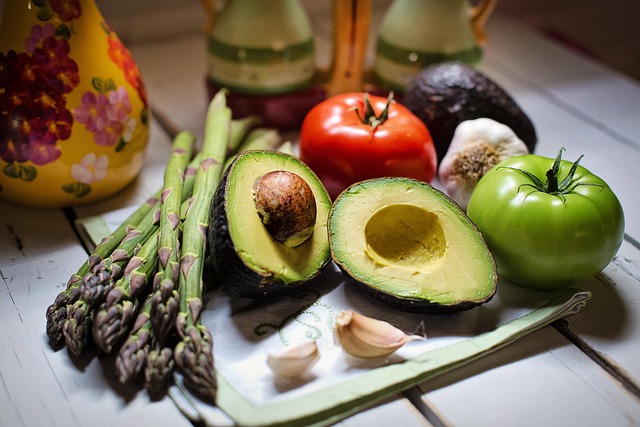 Vegan Diyeti: Faydaları ve Zorlukları Vegan Diyeti: Faydaları ve Zorlukları